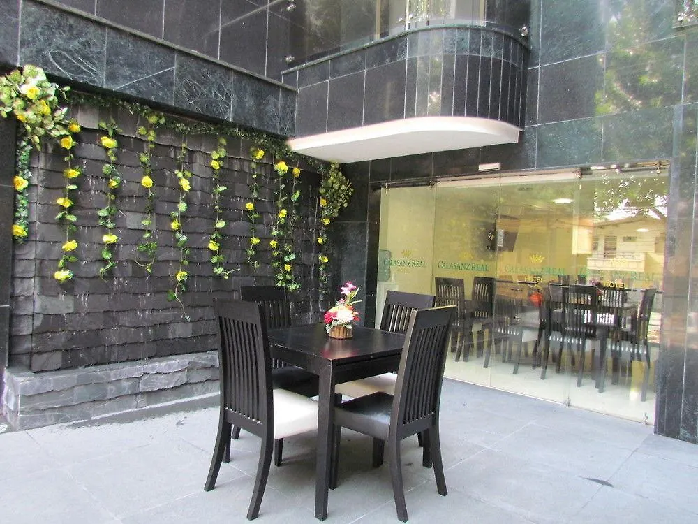 Hotel Calasanz Real 메딜린