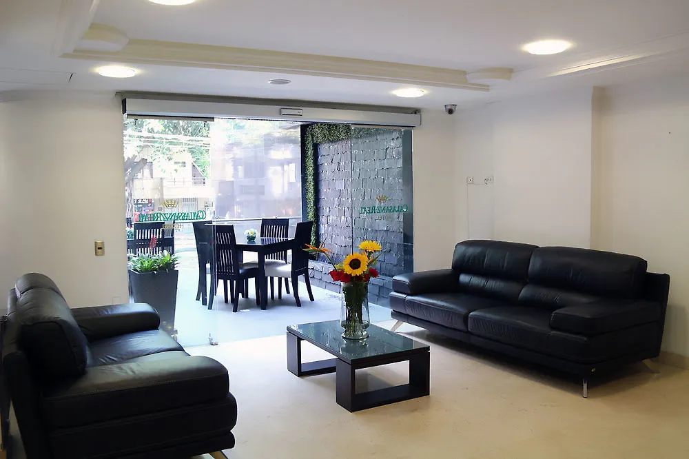 Hotel Calasanz Real 메딜린