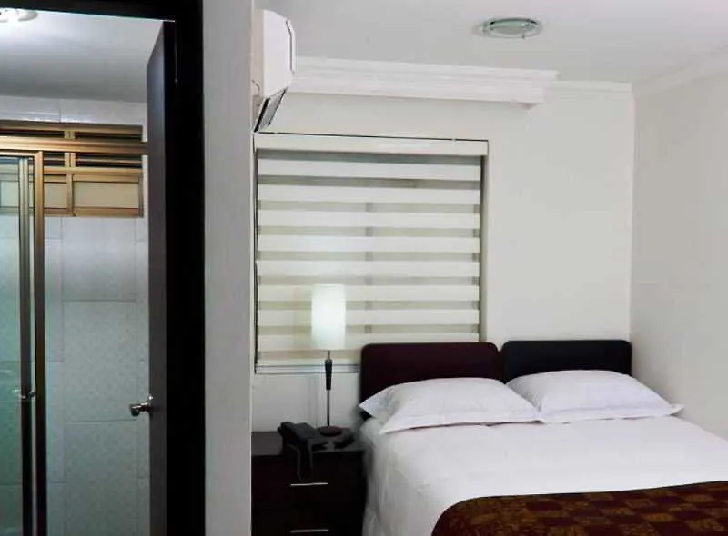 Hotel Calasanz Real 메딜린 3*,