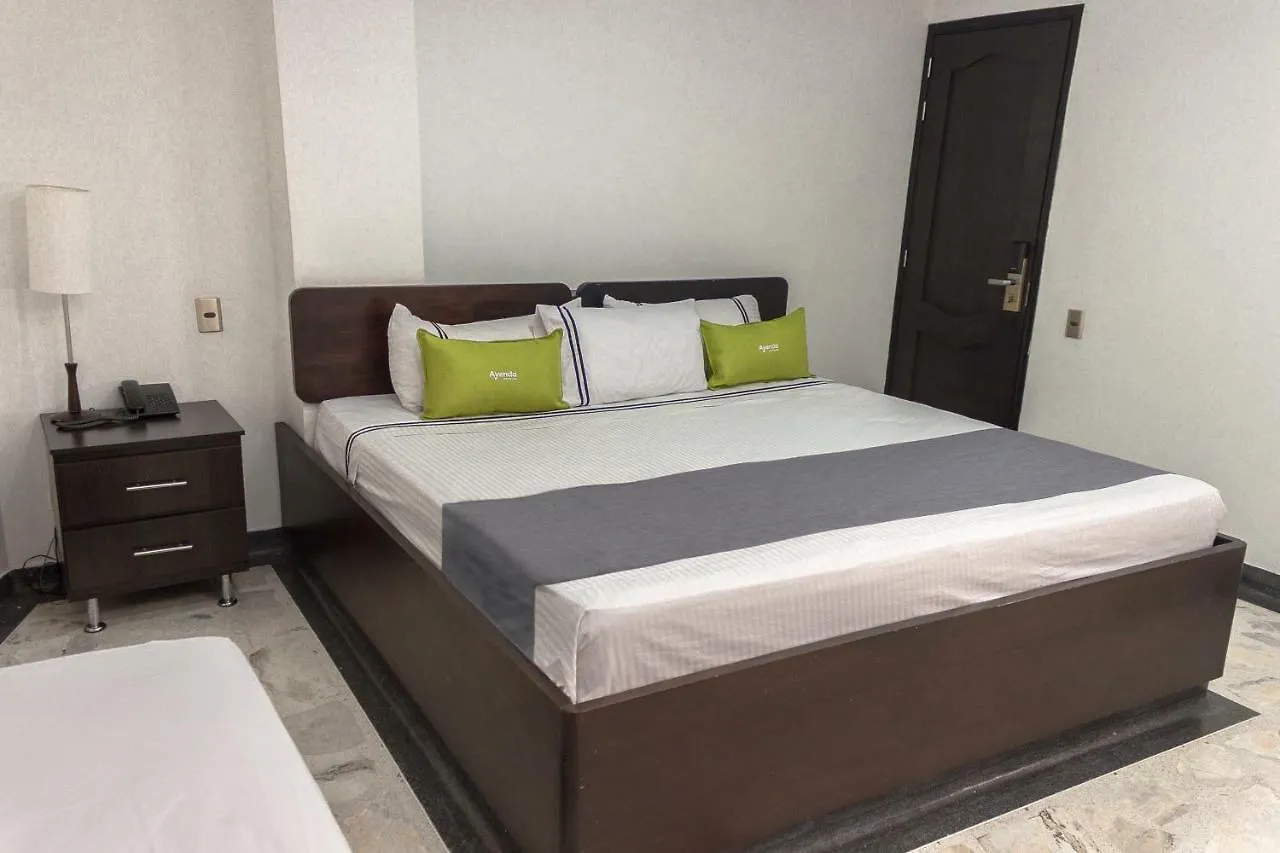 Hotel Calasanz Real 메딜린