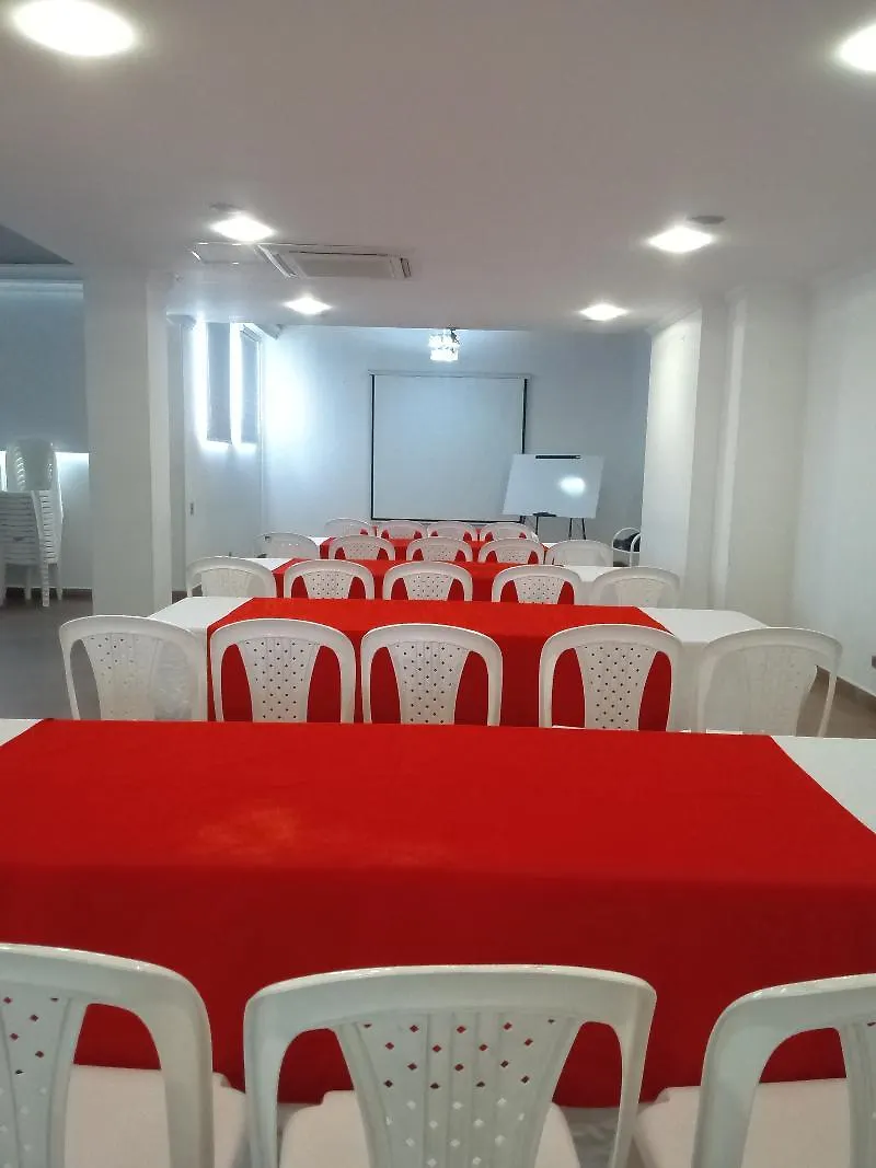 מדיין Hotel Calasanz Real